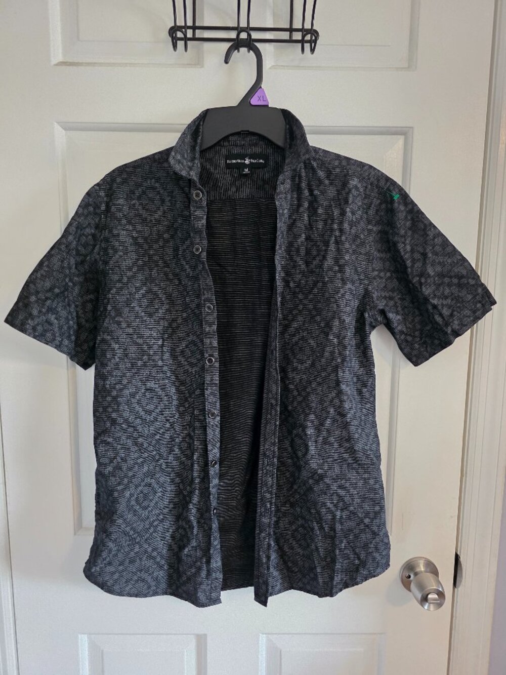 Beverly Hills Polo Club Mens Button Down Casual Shirt size Medium Black/Gray
